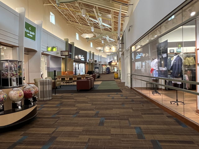 Great Lakes Crossing Outlets - Aug 7 2022 Photo